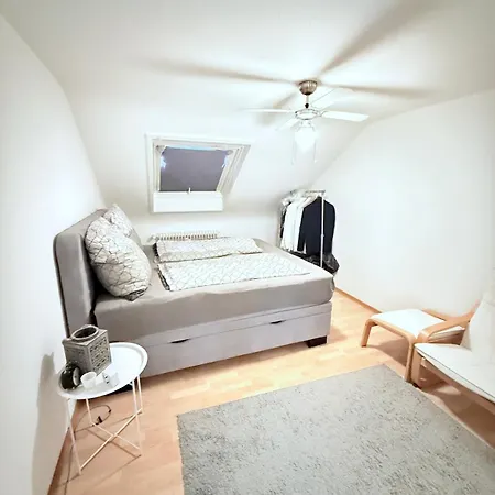 Charming, 2-room Near Airport-messe-stgt Apartmán