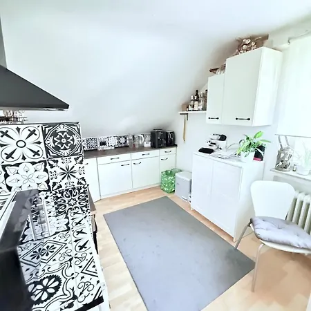 Charming, 2-room Near Airport-messe-stgt Apartmán *